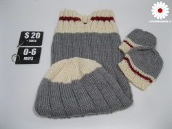 Ensemble en tricot avec 2 tuques