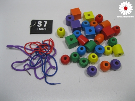 Livre avec cubes de construction