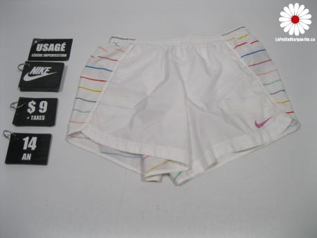 Short légère imperfection